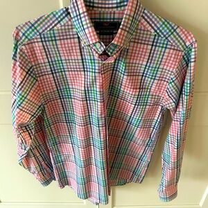 EUC men’s vineyard vines Murray shirt sz S. Worn once. Pink, blue & green plaid